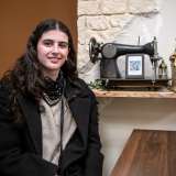 Anche Yasmine Nehme ha 23 anni: studia Medicina. Lei � figlia di un medico che ha studiato proprio a Bari. �Voglio fare come lui � afferma decisa �: una volta presa la laurea torner� nella mia terra che ha tanto bisogno di aiuto�
